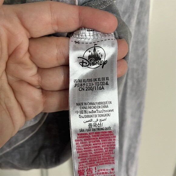 Disney Pirates of the Caribbean Dead Men Tell No Tales T-Shirt Mens XL - Picture 3 of 6